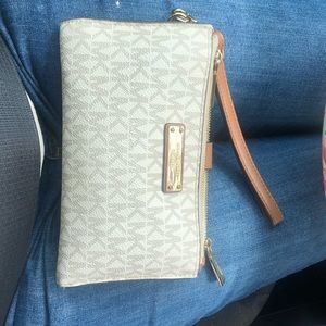 Michael Kors Jet Set Wallet Wristlet